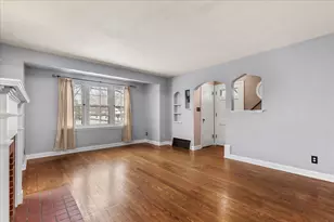 9725 W Hope Ave, Wauwatosa, WI 53222 - Photo 5