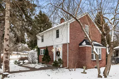 9725 W Hope Ave, Wauwatosa, WI 53222 - Photo 33