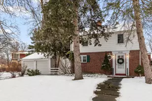 9725 W Hope Ave, Wauwatosa, WI 53222 - Photo 33