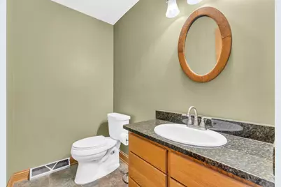 4731  Willow Wood Dr, Racine, WI 53403 - Photo 7