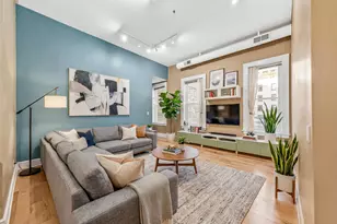 715 N Milwaukee St, Milwaukee, WI 53202 - Photo 3