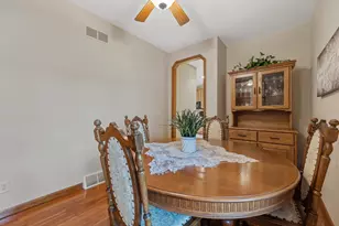 1289 Ridgeside Rd, Oconomowoc, WI 53066 - Photo 9