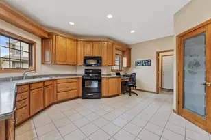 1289 Ridgeside Rd, Oconomowoc, WI 53066 - Photo 17