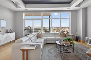 1313 N Franklin Pl, Milwaukee, WI 53202 - Photo 3