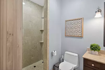 1313 N Franklin Pl #1002, Milwaukee, WI 53202 - Photo 15