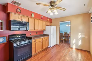 1455 Hillside Dr, Waukesha, WI 53186 - Photo 7