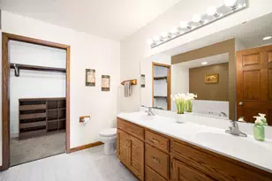 417 Deer Ridge Dr, West Bend, WI 53095 - Photo 19