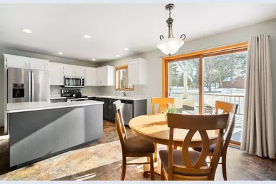 417  Deer Ridge Dr, West Bend, WI 53095 - Photo 5