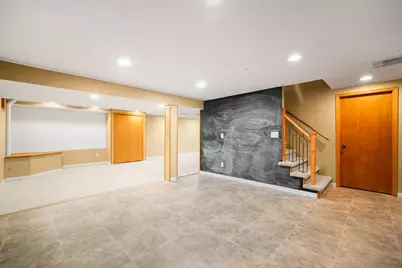 417  Deer Ridge Dr, West Bend, WI 53095 - Photo 27