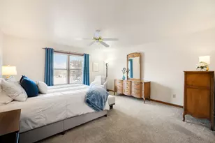 417 Deer Ridge Dr, West Bend, WI 53095 - Photo 17