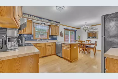 1145  Carriage Cir, Fond du Lac, WI 54935 - Photo 3