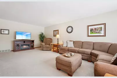 4785  Meadow View W -, Brookfield, WI 53005 - Photo 5