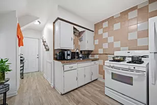 605 Michigan Ave, Milwaukee, WI 53172 - Photo 21