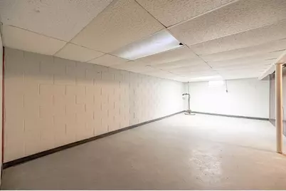 7629 W Thurston Cir, Milwaukee, WI 53218 - Photo 11