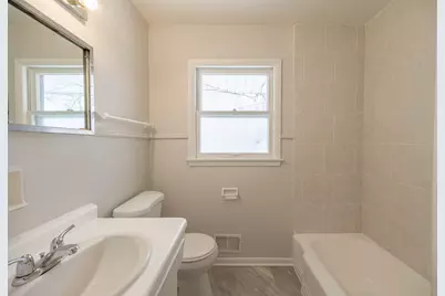 7629 W Thurston Cir, Milwaukee, WI 53218 - Photo 13