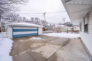 7629 W Thurston Cir, Milwaukee, WI 53218 - Photo 13