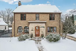6839 Wellauer Dr, Wauwatosa, WI 53213 - Photo 31
