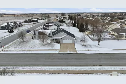 607 S 2nd St, Cedar Grove, WI 53013 - Photo 41