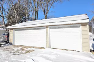 8221 W Villard St, Milwaukee, WI 53218 - Photo 5