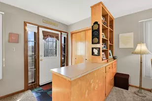 11834 W Rainbow Ave, Milwaukee, WI 53214 - Photo 13