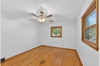 4472 N 104th St, Wauwatosa, WI 53225 - Photo 17