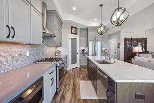 7916 E Stone Rdg Dr, Lannon, WI 53046 - Photo 7