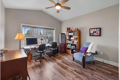 7916 E Stone Ridge Dr, Lannon, WI 53046 - Photo 17