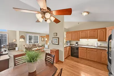 17600 W Lincoln Ave, New Berlin, WI 53146 - Photo 9