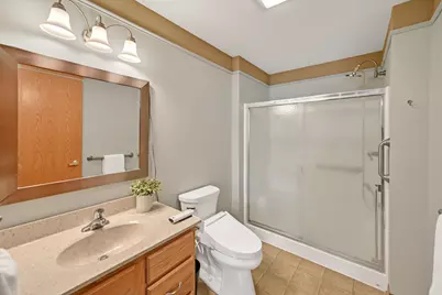 17600 W Lincoln Ave, New Berlin, WI 53146 - Photo 19