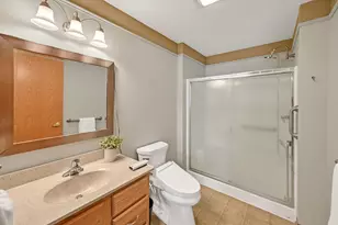 17600 W Lincoln Ave, New Berlin, WI 53146 - Photo 19