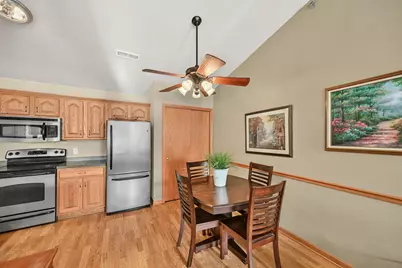 17600 W Lincoln Ave, New Berlin, WI 53146 - Photo 11