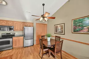 17600 W Lincoln Ave, New Berlin, WI 53146 - Photo 11