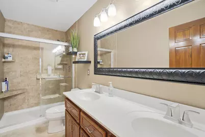 8605 S River Terrace Dr, Franklin, WI 53132 - Photo 21