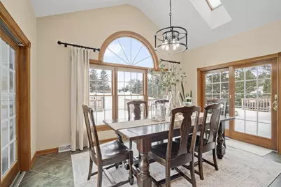 8605 S River Terrace Dr, Franklin, WI 53132 - Photo 13