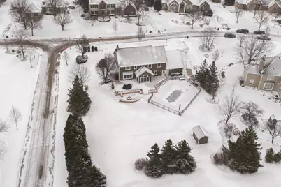 8605 S River Terrace Dr, Franklin, WI 53132 - Photo 47