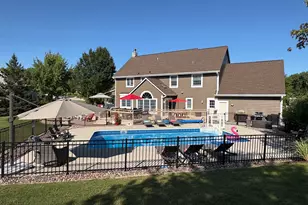 8605 S River Terrace Dr, Franklin, WI 53132 - Photo 3