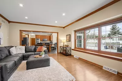 8605 S River Terrace Dr, Franklin, WI 53132 - Photo 17