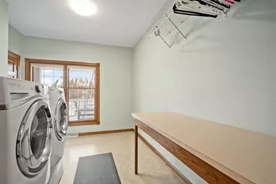 8605 S River Terrace Dr, Franklin, WI 53132 - Photo 19