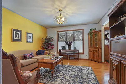 433  Robins Run, Burlington, WI 53105 - Photo 5