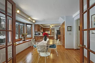 433  Robins Run, Burlington, WI 53105 - Photo 9