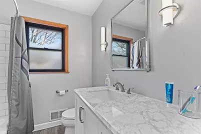 1924  Johnson Ave, Racine, WI 53402 - Photo 15