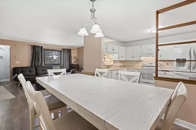 1674 S Coachlight Dr, New Berlin, WI 53151 - Photo 9