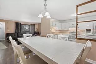 1674 S Coachlight Dr, New Berlin, WI 53151 - Photo 9