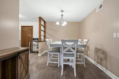 1674 S Coachlight Dr, New Berlin, WI 53151 - Photo 7