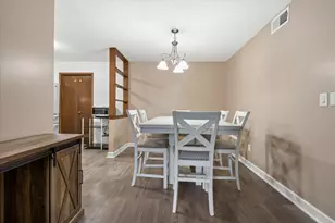 1674 S Coachlight Dr, New Berlin, WI 53151 - Photo 7