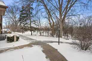 1674 S Coachlight Dr, New Berlin, WI 53151 - Photo 21