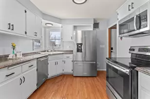 1006 S 109th St, West Allis, WI 53214 - Photo 7