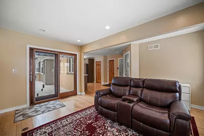 N50W14420  Fairmount Ave, Menomonee Falls, WI 53051 - Photo 11