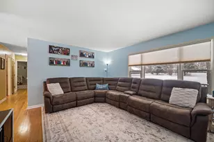 N50W14420 Fairmount Ave, Menomonee Falls, WI 53051 - Photo 9