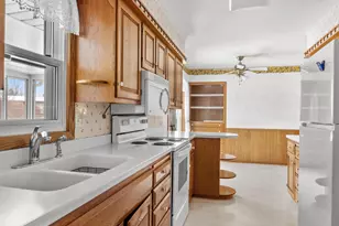 2136 Richmond Ave, Manitowoc, WI 54220 - Photo 5